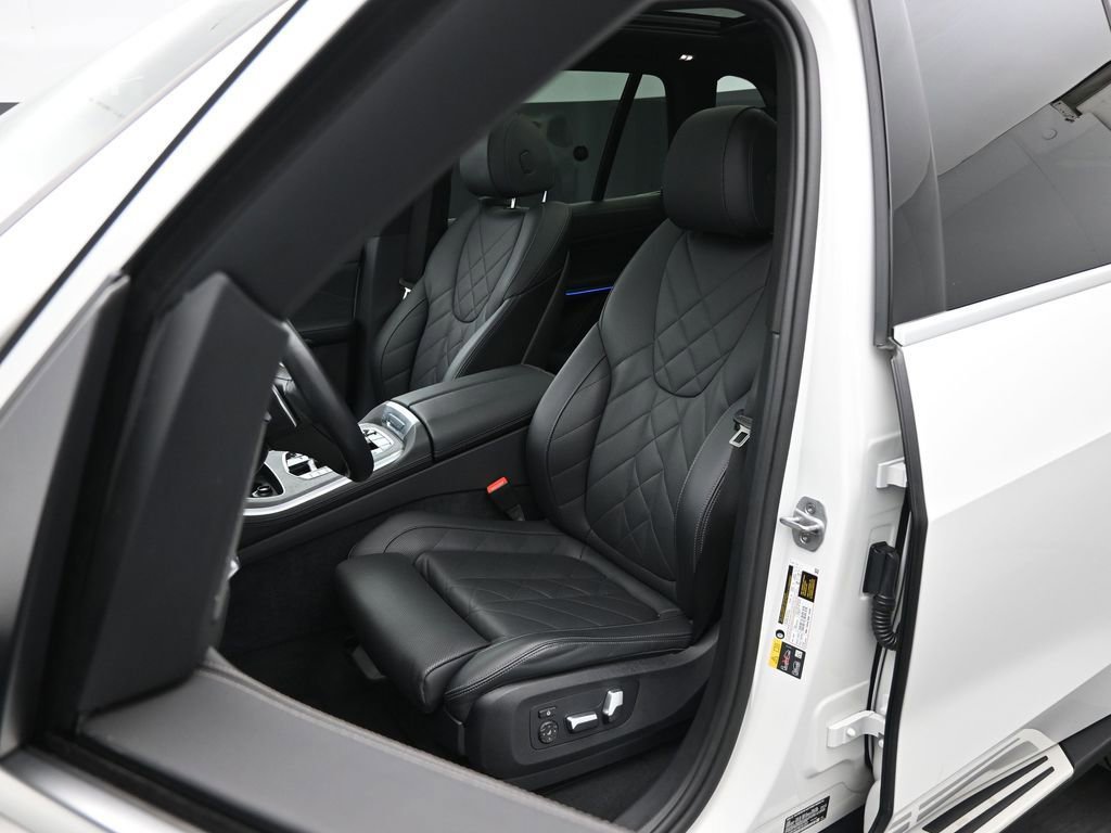 Used 2025 BMW X5 xDrive50e image 39