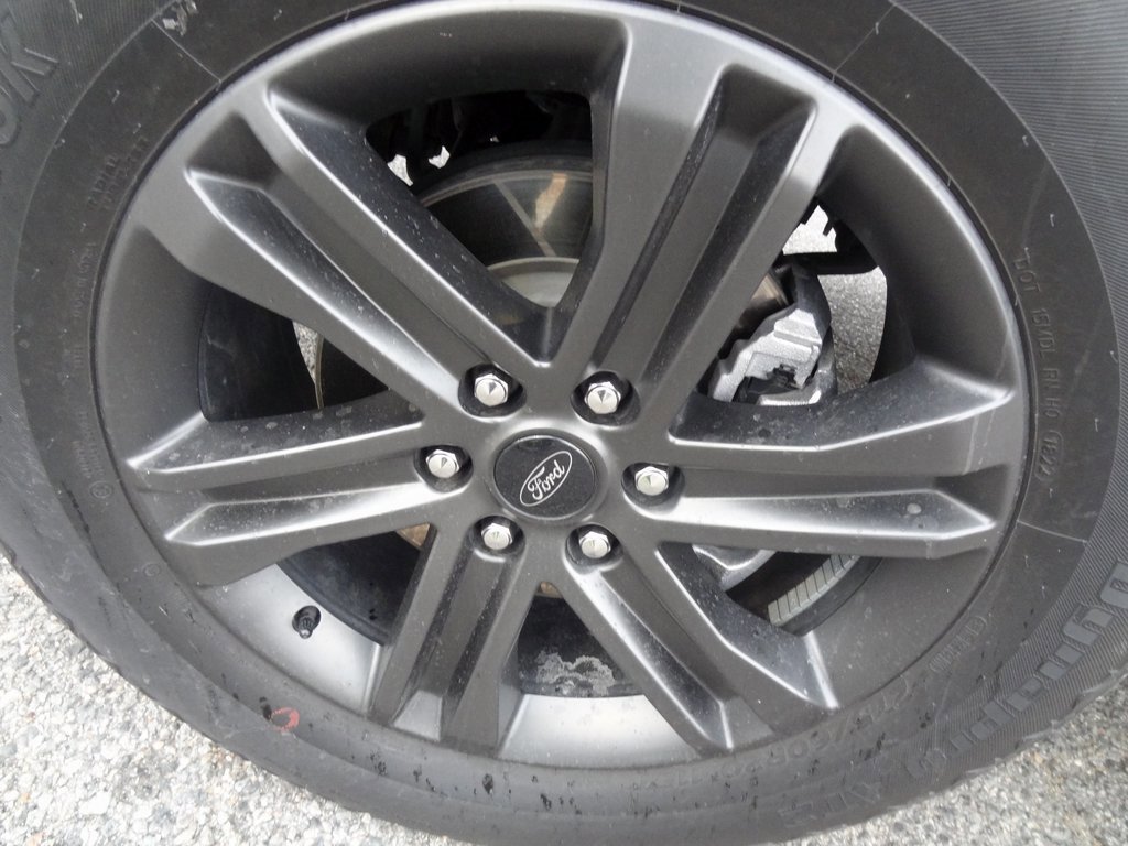 Certified 2022 Ford F150 XLT w/ Equipment Group 302A High image 10