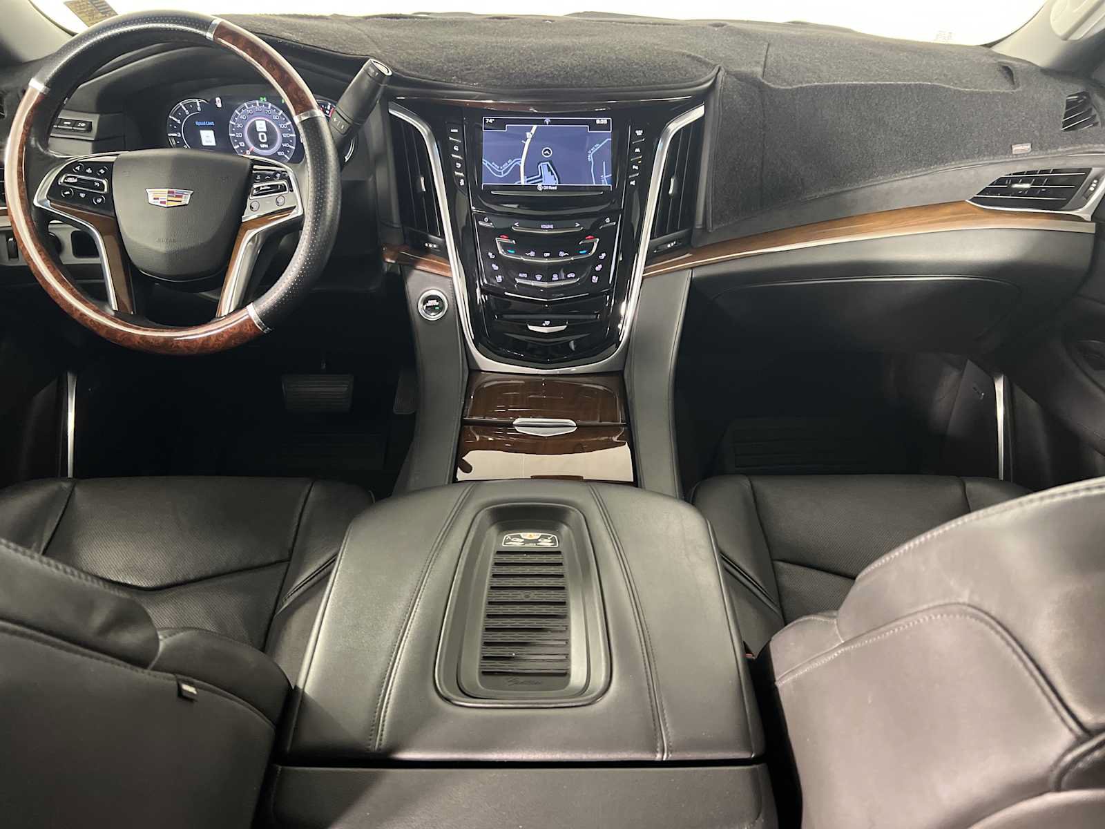 Used 2020 Cadillac Escalade ESV Premium Luxury w/ Escalade Sport Edition RWD image 34