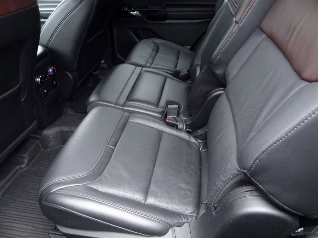 Certified 2022 Ford Explorer Platinum w/ Equipment Group 601A image 19