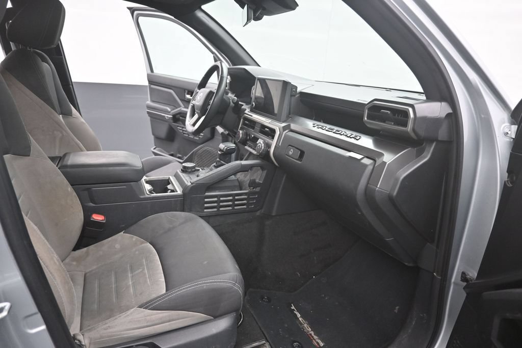 Used 2024 Toyota Tacoma TRD Off-Road AWD/4WD image 24