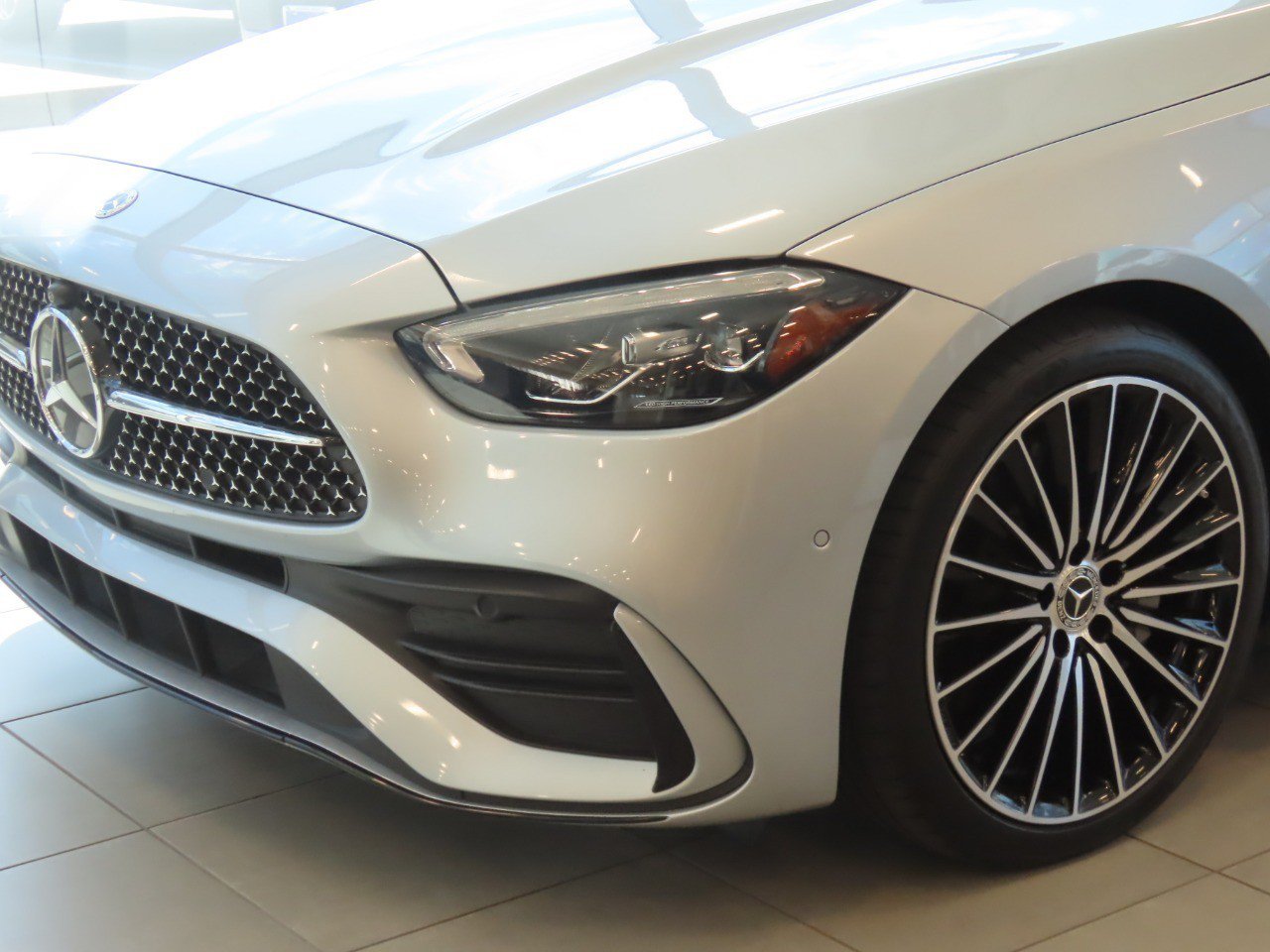 Used 2023 Mercedes-Benz C 300 Sedan image 3