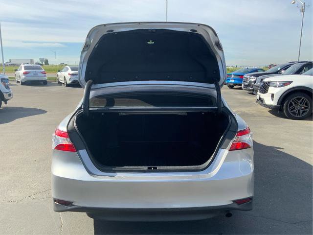 Used 2019 Toyota Camry LE image 13