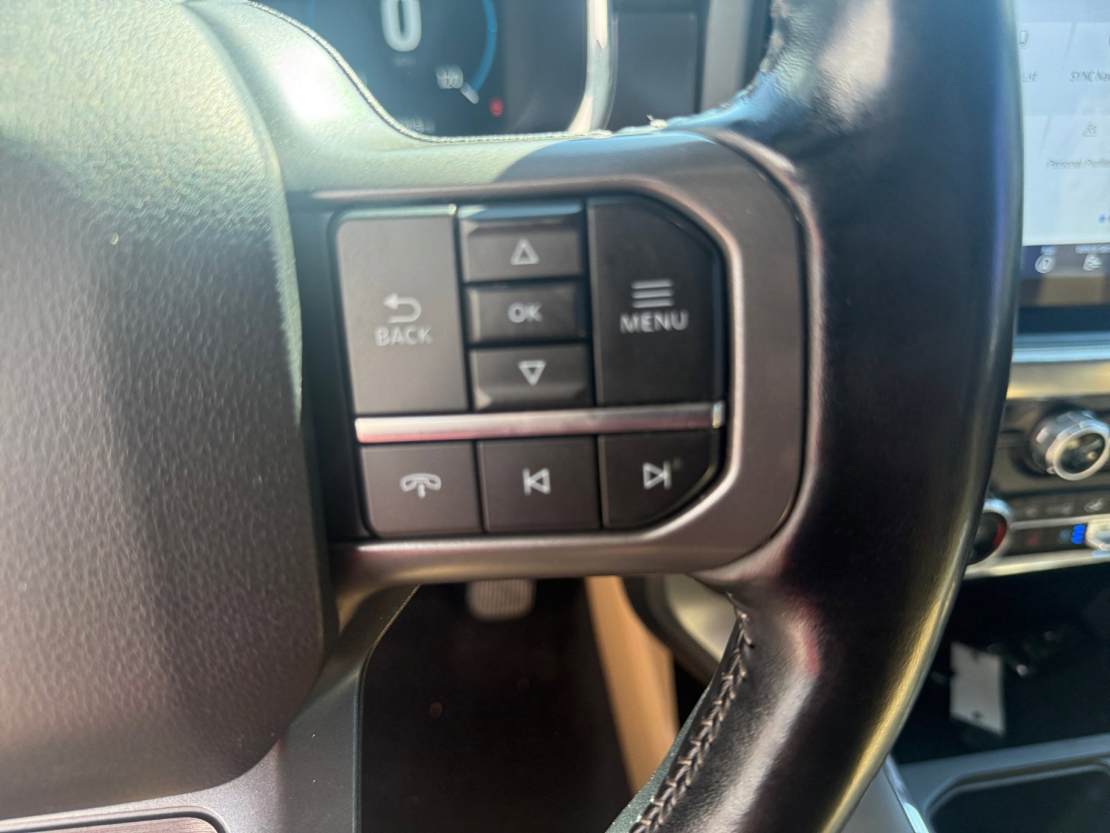 Certified 2021 Ford F150 Lariat w/ Equipment Group 502A High image 18