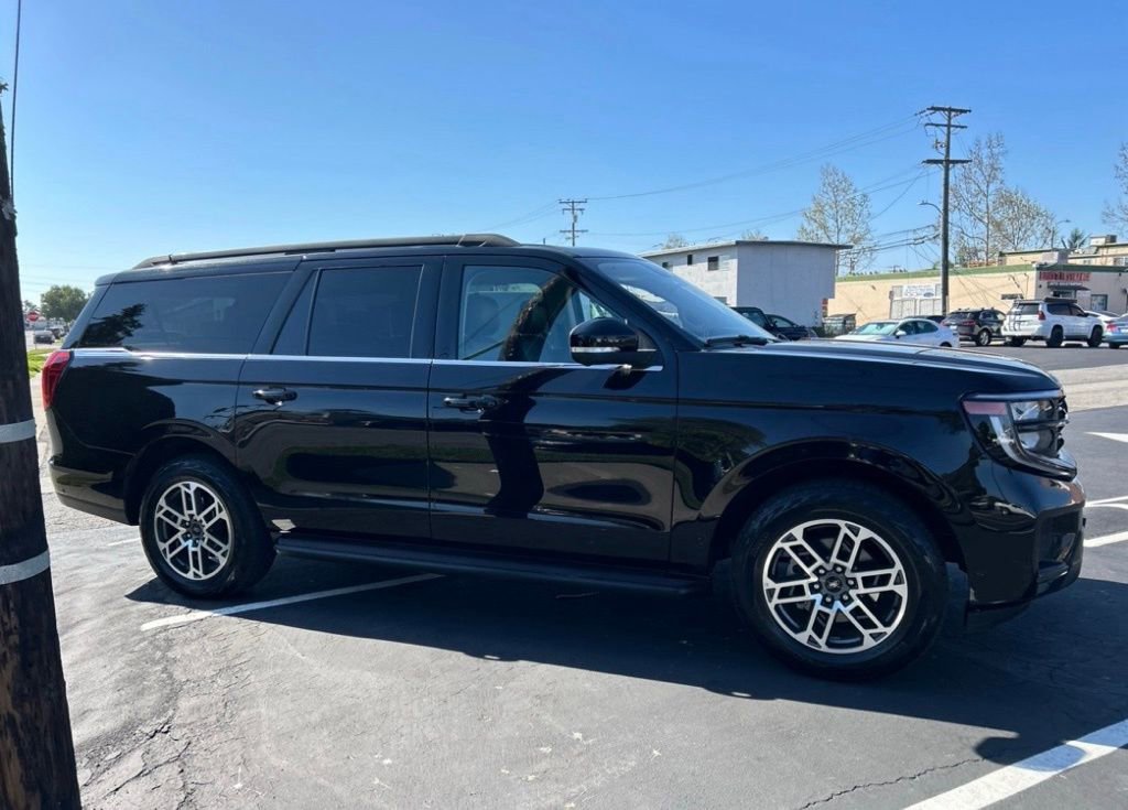 Certified 2025 Ford Expedition Max Active AWD/4WD image 4