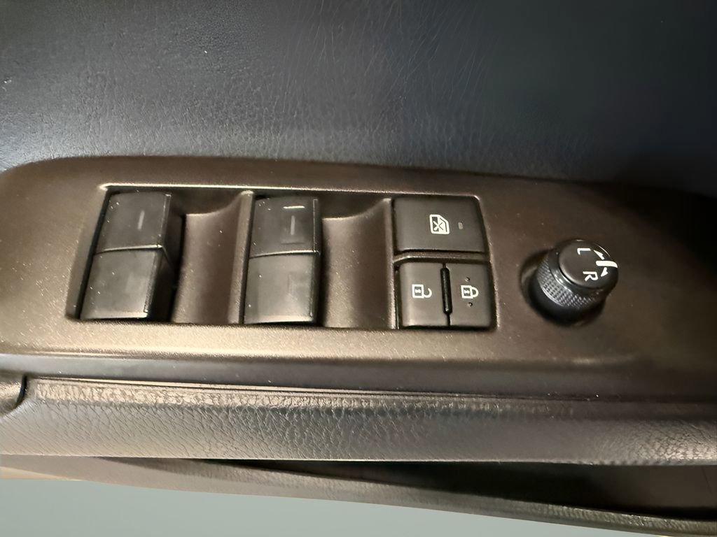 Used 2023 Toyota Camry SE image 28