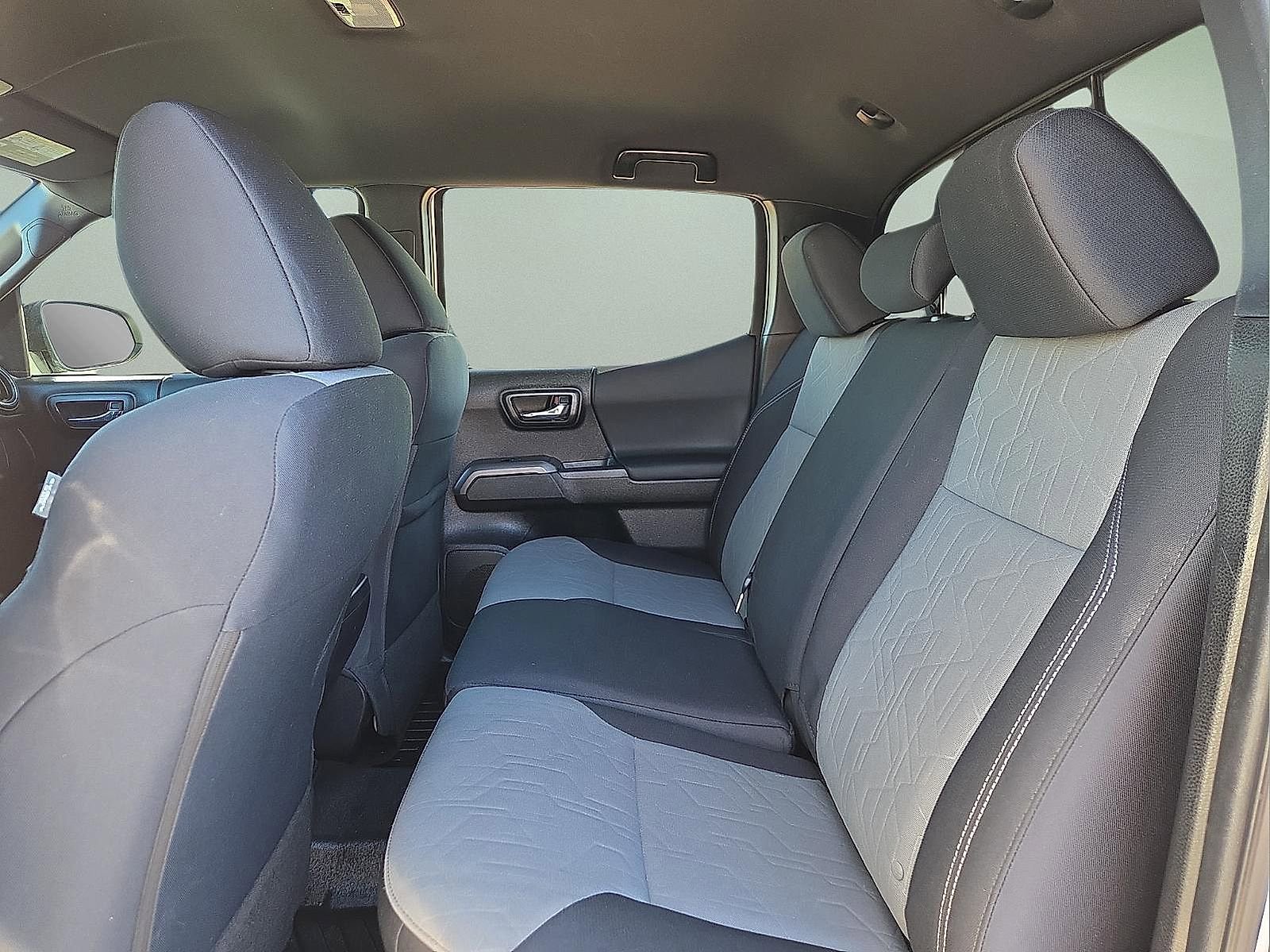 Used 2023 Toyota Tacoma TRD Off-Road w/ Technology Package AWD/4WD image 10