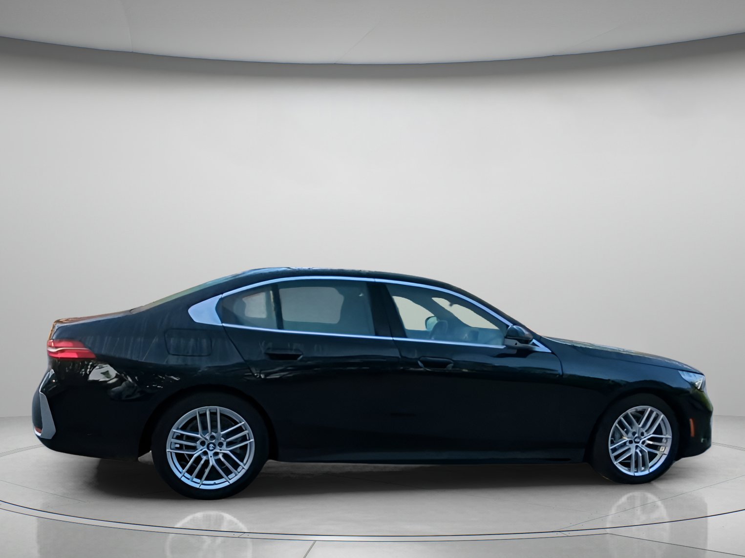 Used 2025 BMW 530i RWD image 31