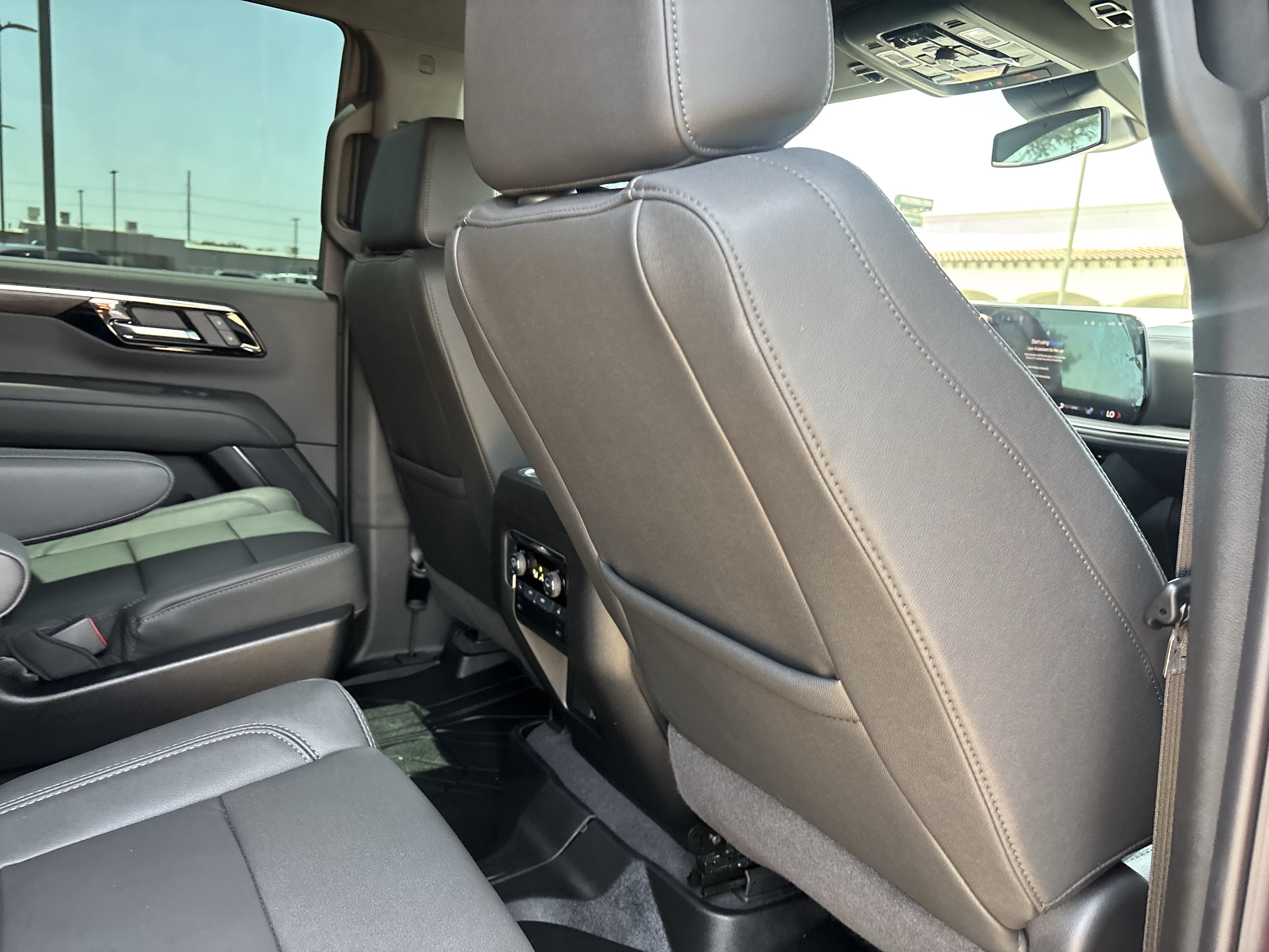 Used 2026 Chevrolet Tahoe LT w/ Comfort Package RWD image 23