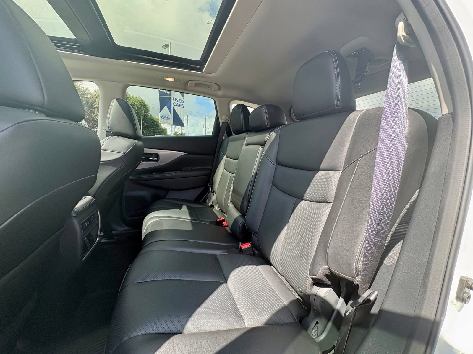 Used 2023 Nissan Murano SL w/ SL Moonroof Package FWD image 10