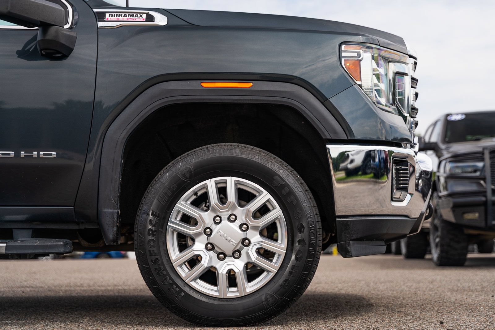 Used 2020 GMC Sierra 3500 SLT w/ SLT Premium Plus Package AWD/4WD image 9