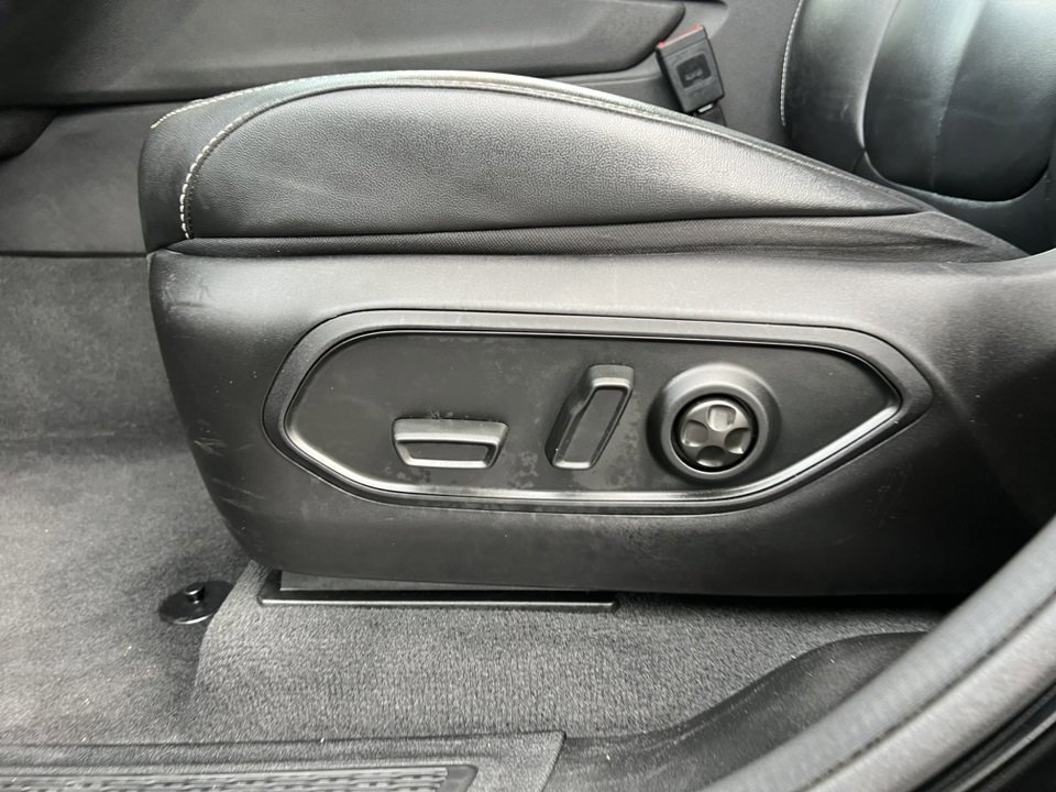 Used 2023 Jeep Grand Cherokee L Limited w/ Trailer Tow Group (B) image 16