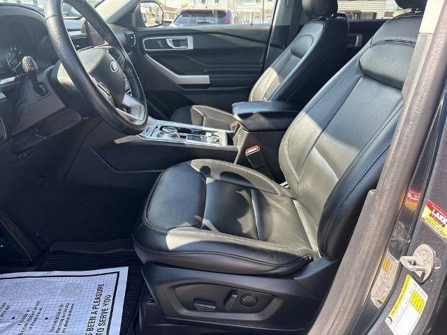 Certified 2022 Ford Explorer XLT w/ Equipment Group 202A AWD/4WD image 13