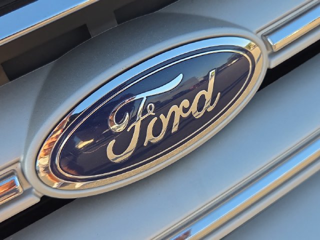 Certified 2018 Ford Escape SE w/ SE Sync 3 Package FWD image 32