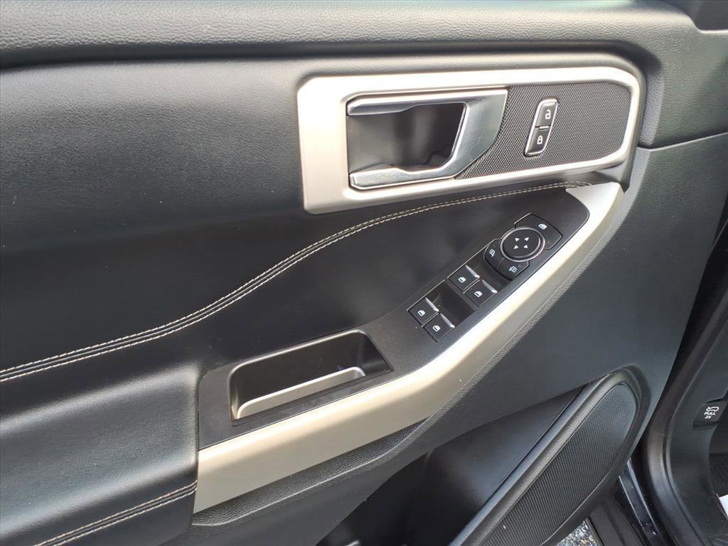 Certified 2020 Ford Explorer XLT w/ Equipment Group 202A image 11