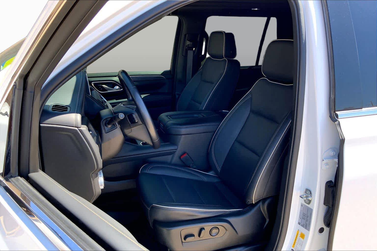 Used 2023 GMC Yukon SLT AWD/4WD image 8
