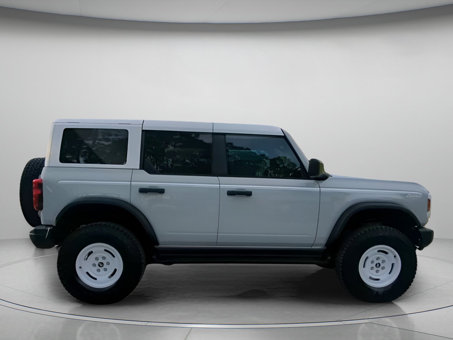 Certified 2026 Ford Bronco Heritage Edition AWD/4WD image 33