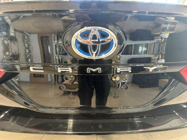 Used 2019 Toyota Camry SE w/ Sunroof Package image 30