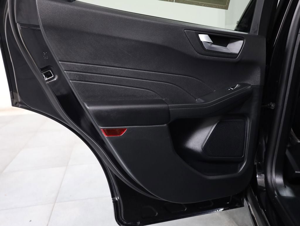 Certified 2025 Ford Escape ST-Line AWD/4WD image 25