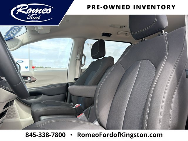 Used 2023 Chrysler Voyager LX FWD image 24