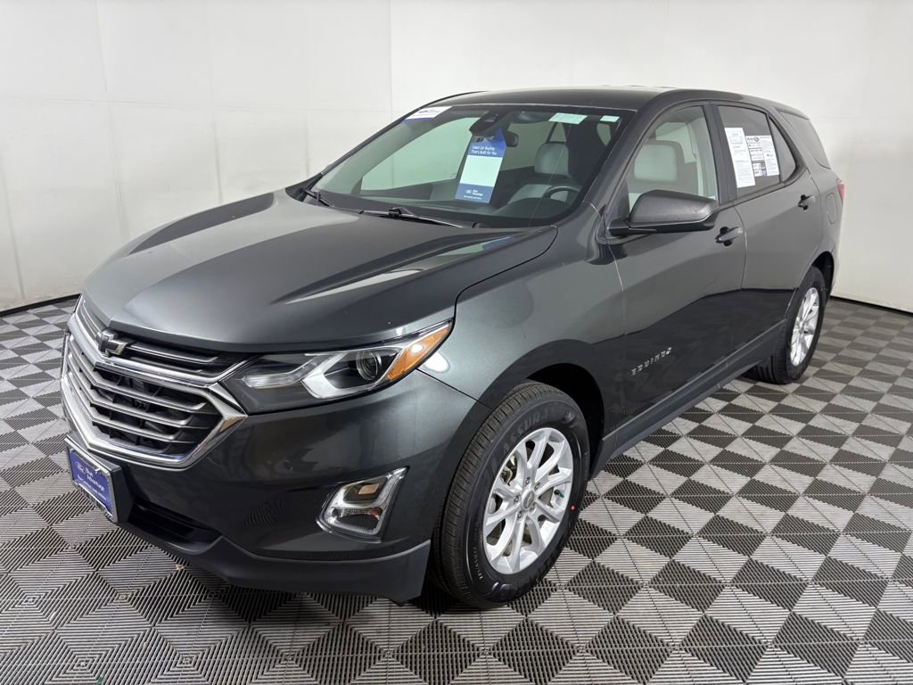 Used 2020 Chevrolet Equinox LS w/ LS Convenience Package image 3