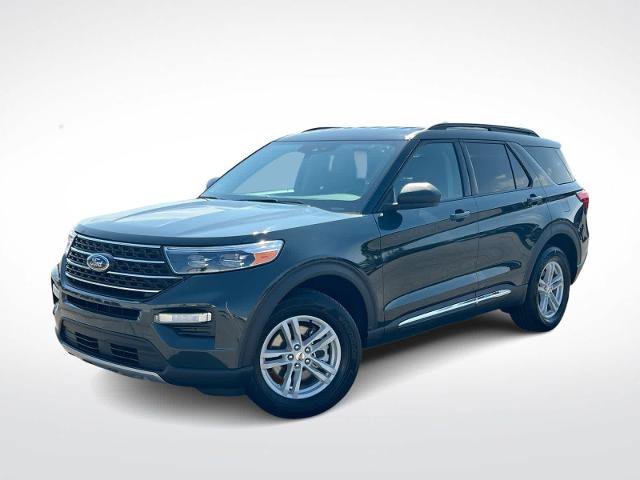 Certified 2024 Ford Explorer XLT w/ Equipment Group 202A AWD/4WD image 1