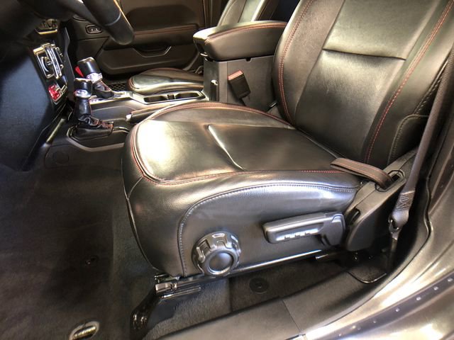 Used 2023 Jeep Gladiator Rubicon w/ Cold Weather Group image 11