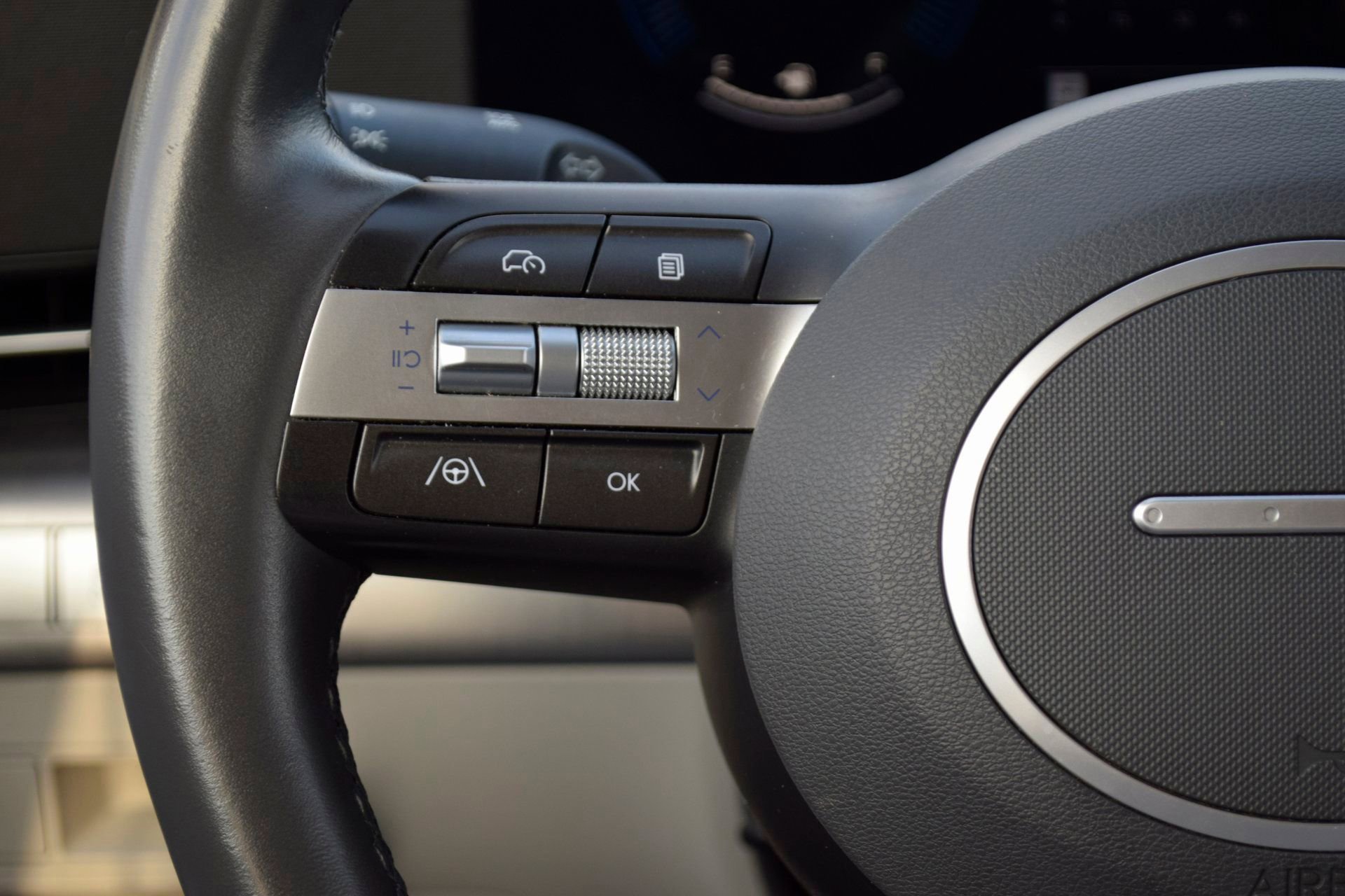 Used 2024 Hyundai Kona SEL image 12