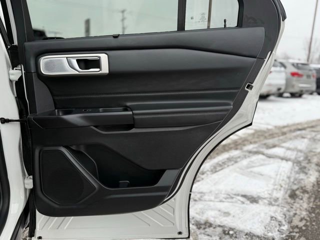 Certified 2020 Ford Explorer Platinum w/ Premium Technology Package image 28