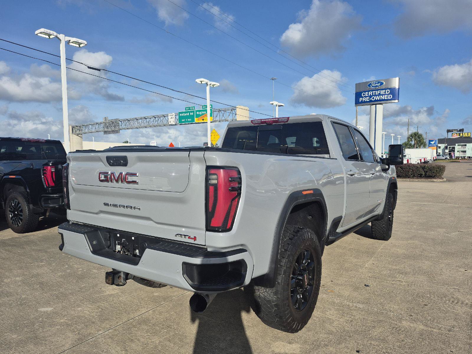 Used 2025 GMC Sierra 2500 AT4 w/ AT4 Premium Plus Package AWD/4WD image 14