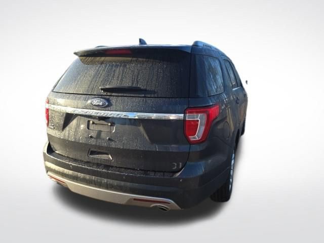 Certified 2017 Ford Explorer XLT w/ Equipment Group 202A image 4