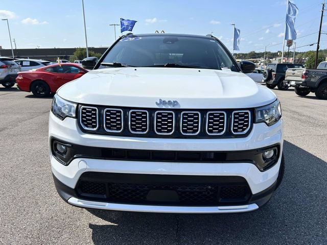 Used 2026 Jeep Compass Limited AWD/4WD image 30