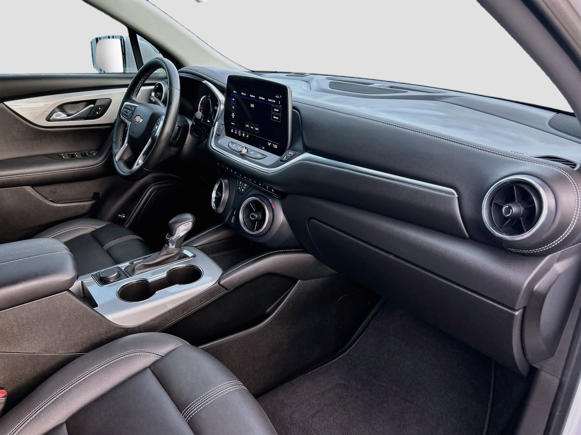 Used 2023 Chevrolet Blazer LT FWD image 30