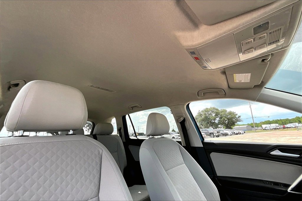 Used 2020 Volkswagen Tiguan S image 28