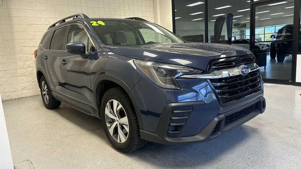 Used 2024 Subaru Ascent Premium w/ Convenience Package image 2