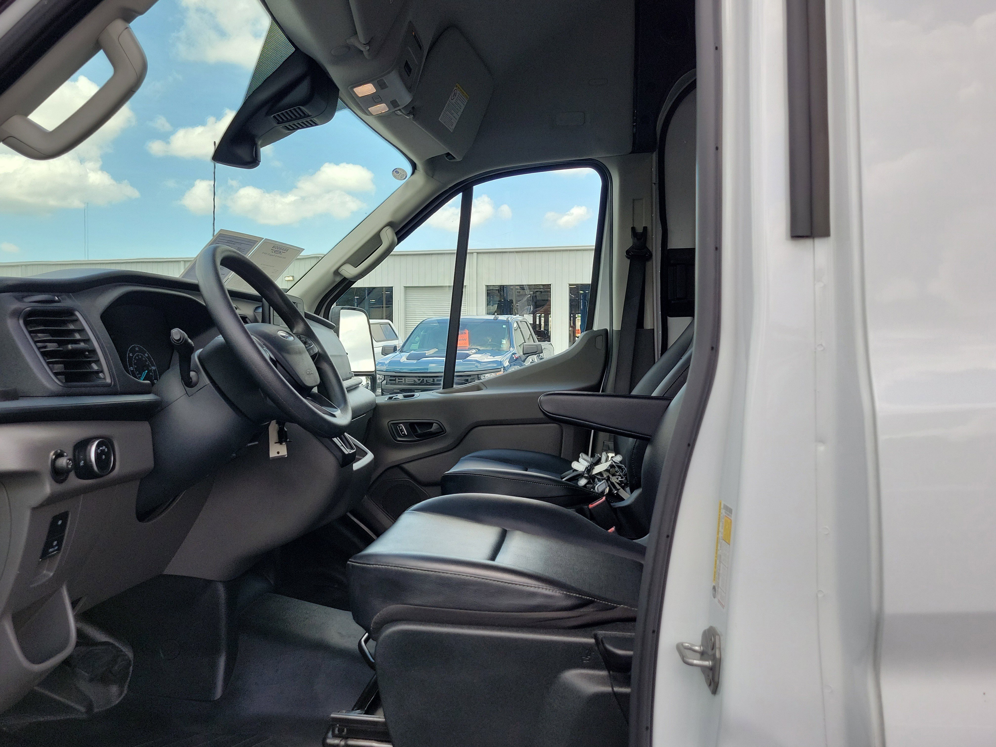 Certified 2025 Ford Transit 250 148 High Roof Extended RWD image 20