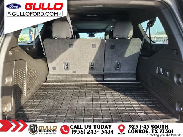 Used 2023 Chevrolet Suburban Z71 w/ Luxury Package AWD/4WD image 9