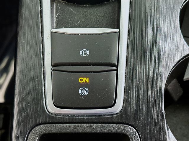 Certified 2025 Ford Escape Platinum w/ Premium Technology Package image 20