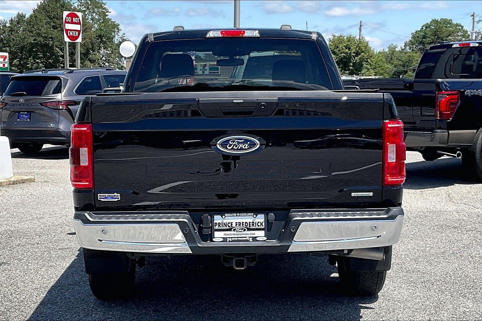 Certified 2022 Ford F150 XLT w/ Equipment Group 301A Mid AWD/4WD image 4