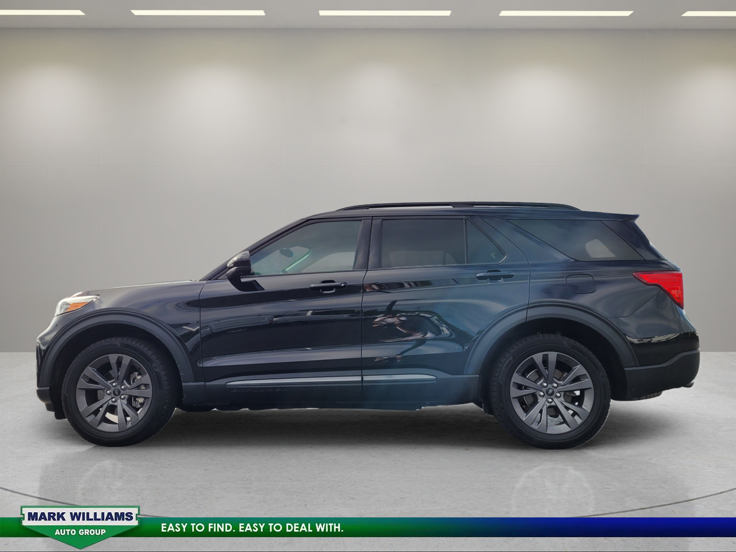 Certified 2023 Ford Explorer XLT w/ Equipment Group 202A AWD/4WD image 7
