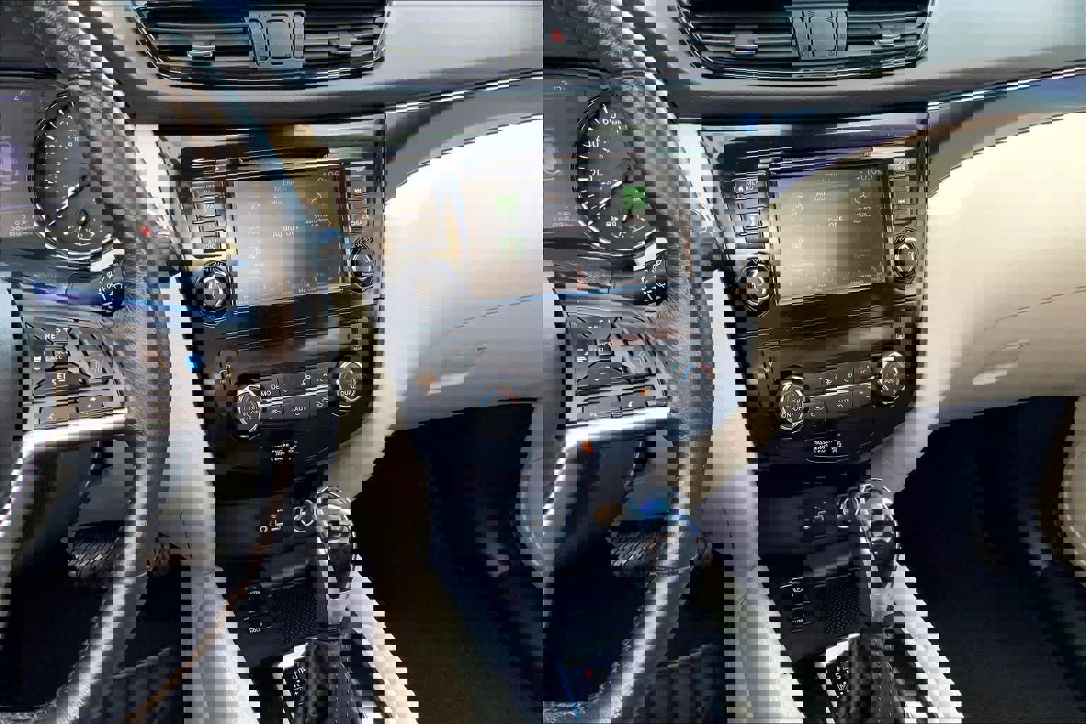 Used 2019 Nissan Rogue Sport SL w/ Premium Package image 9