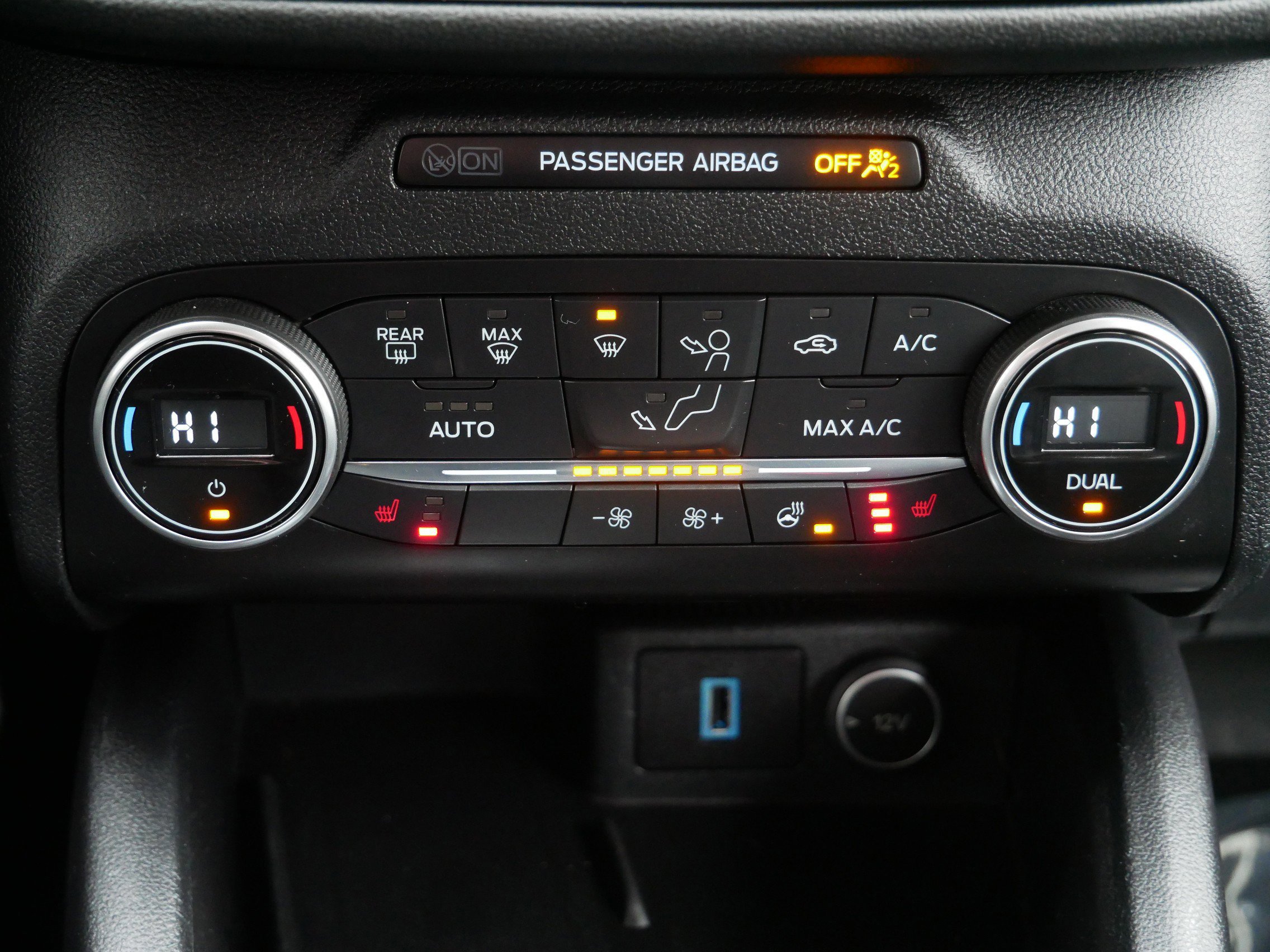 Certified 2020 Ford Escape Titanium image 18