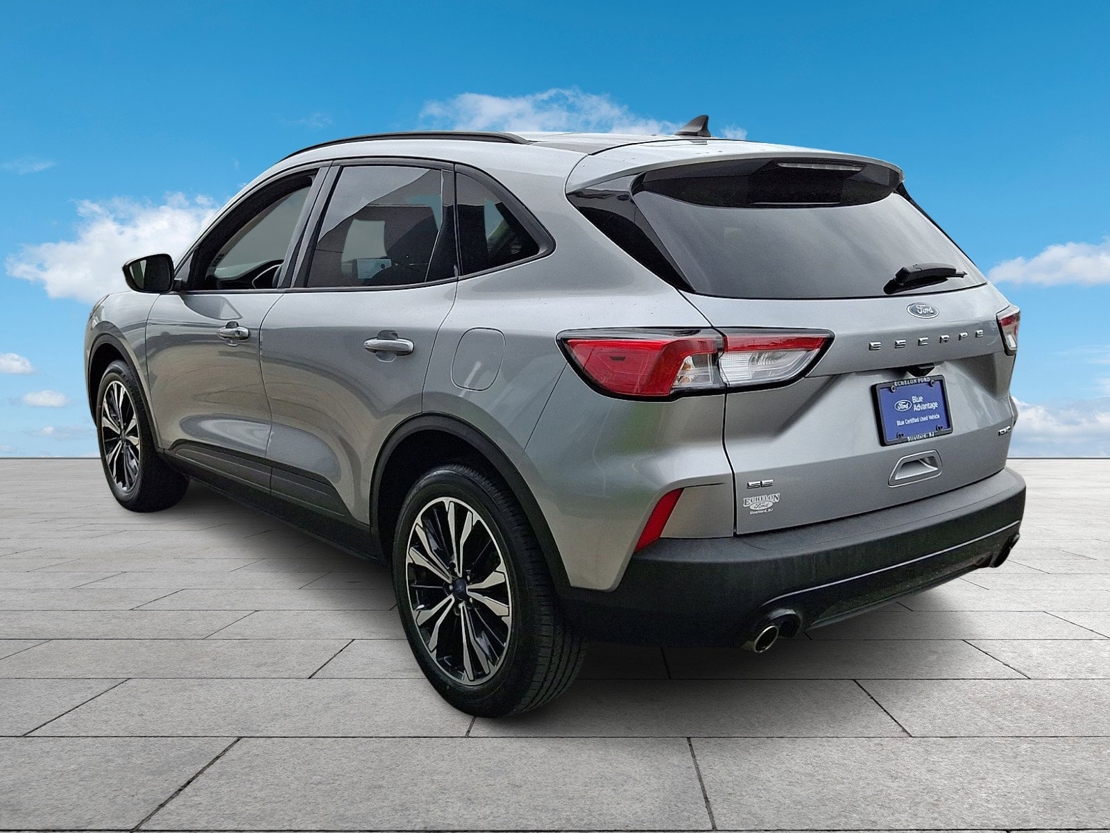 Certified 2022 Ford Escape SE w/ SE Sport Appearance Package AWD/4WD image 4