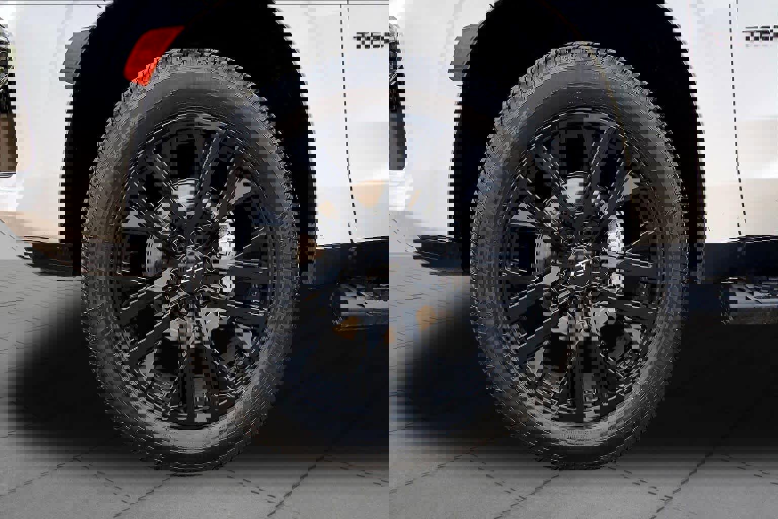 Used 2023 Chevrolet Tahoe Z71 w/ Luxury Package image 13