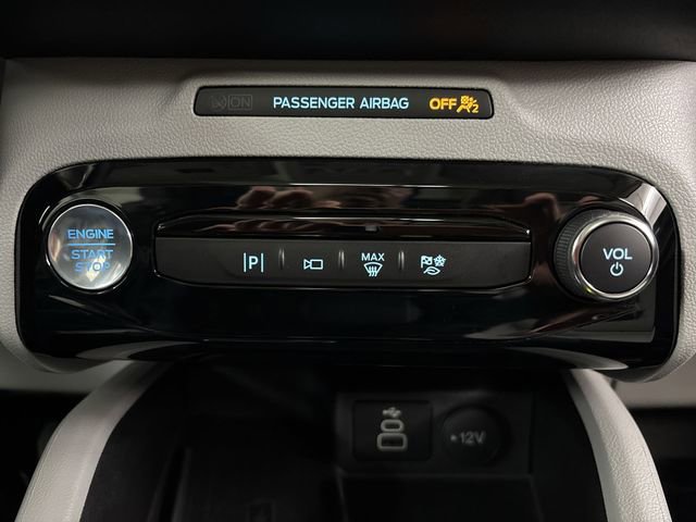 Certified 2025 Ford Escape SE w/ PHEV Premium Package image 33