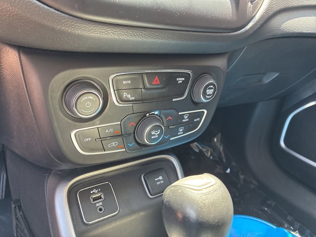 Used 2019 Jeep Compass Latitude w/ Popular Equipment Group FWD image 33