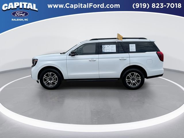 Certified 2025 Ford Expedition Active image 3