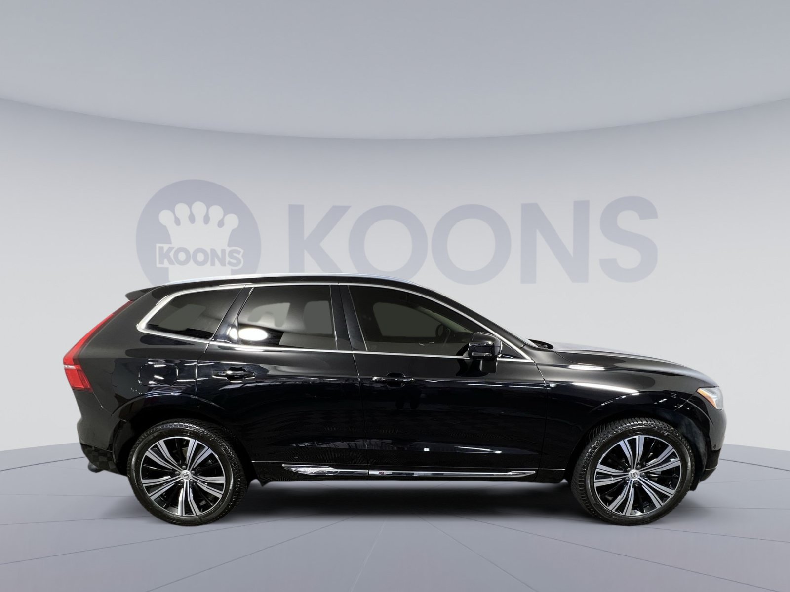 Used 2023 Volvo XC60 B5 Plus AWD/4WD image 12