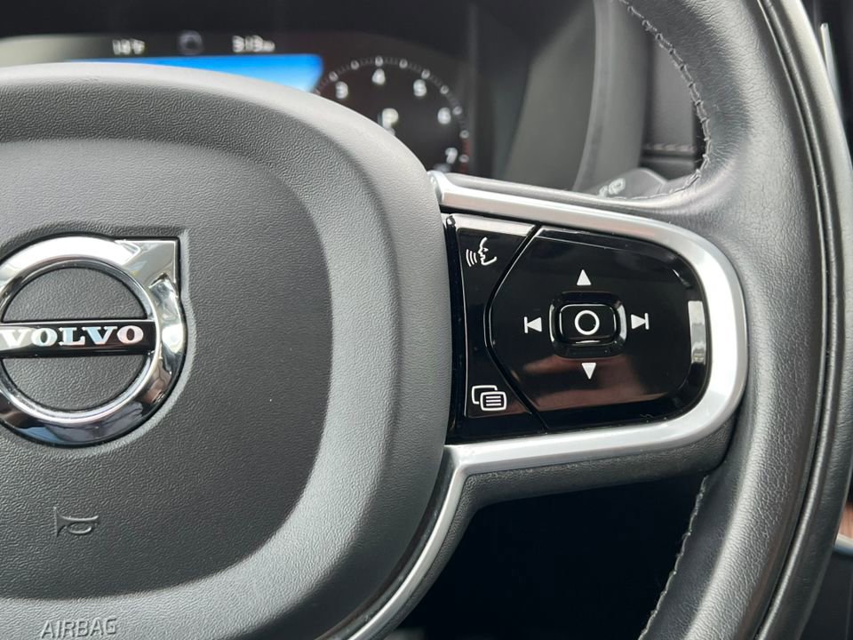 Used 2020 Volvo XC60 T6 Inscription w/ Protection Package Premier image 26