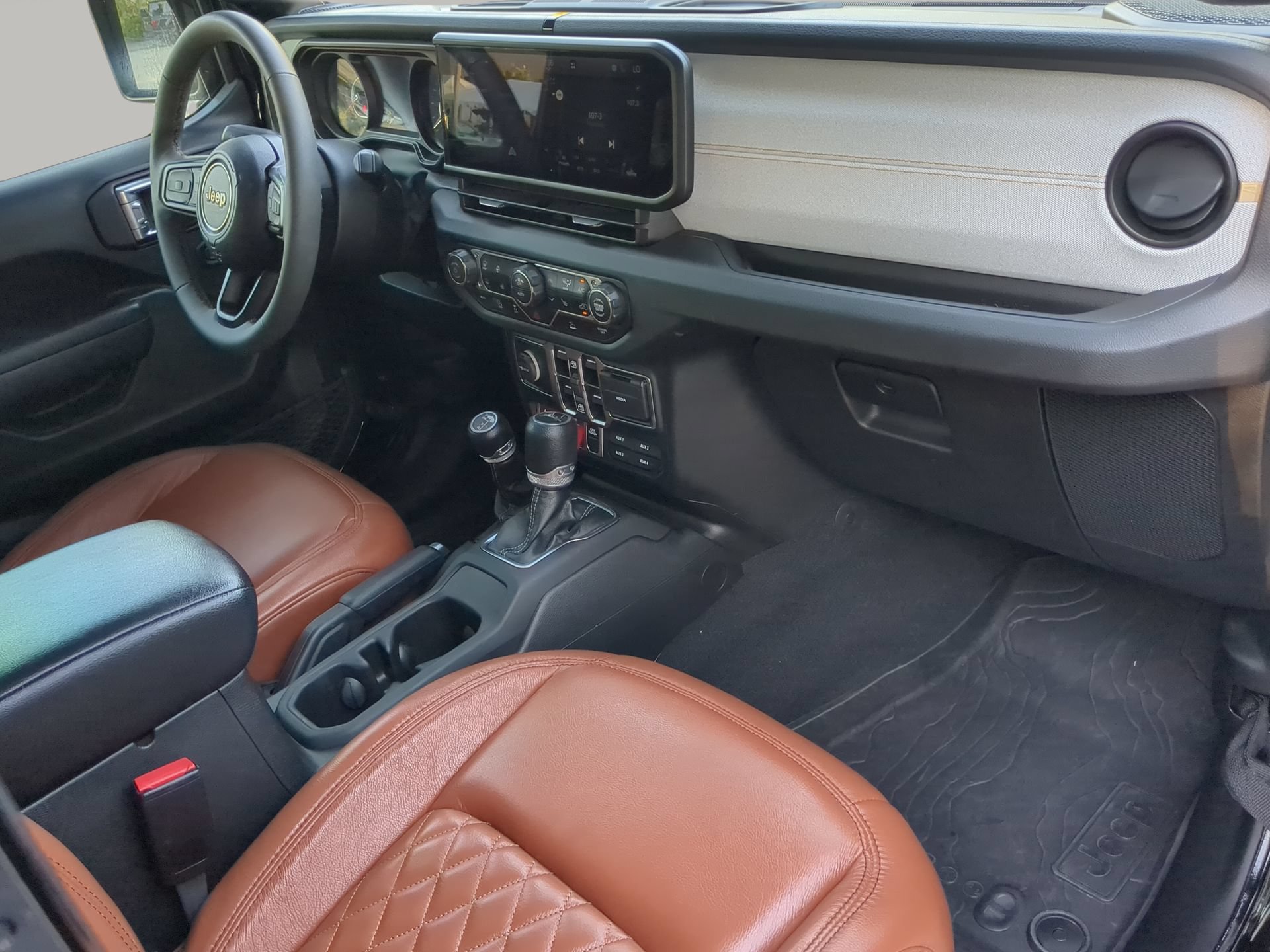 Used 2024 Jeep Gladiator Sport AWD/4WD image 49